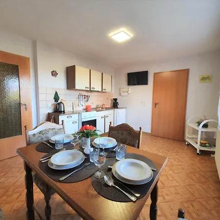 Gemuetliche Am Huelfensberg Und Dem Gruenen Band *